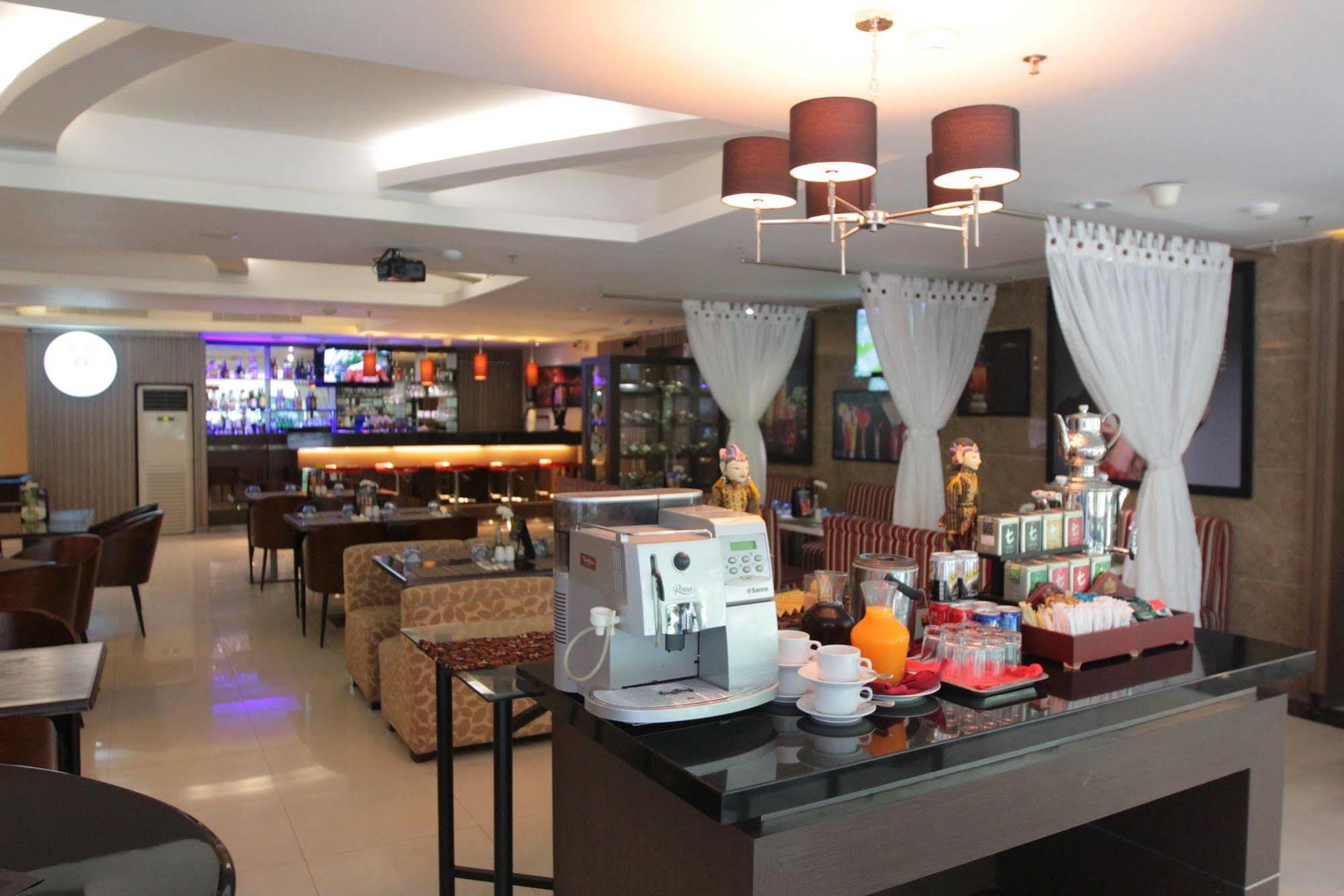 The Alana Surabaya Hotel Ngoại thất bức ảnh