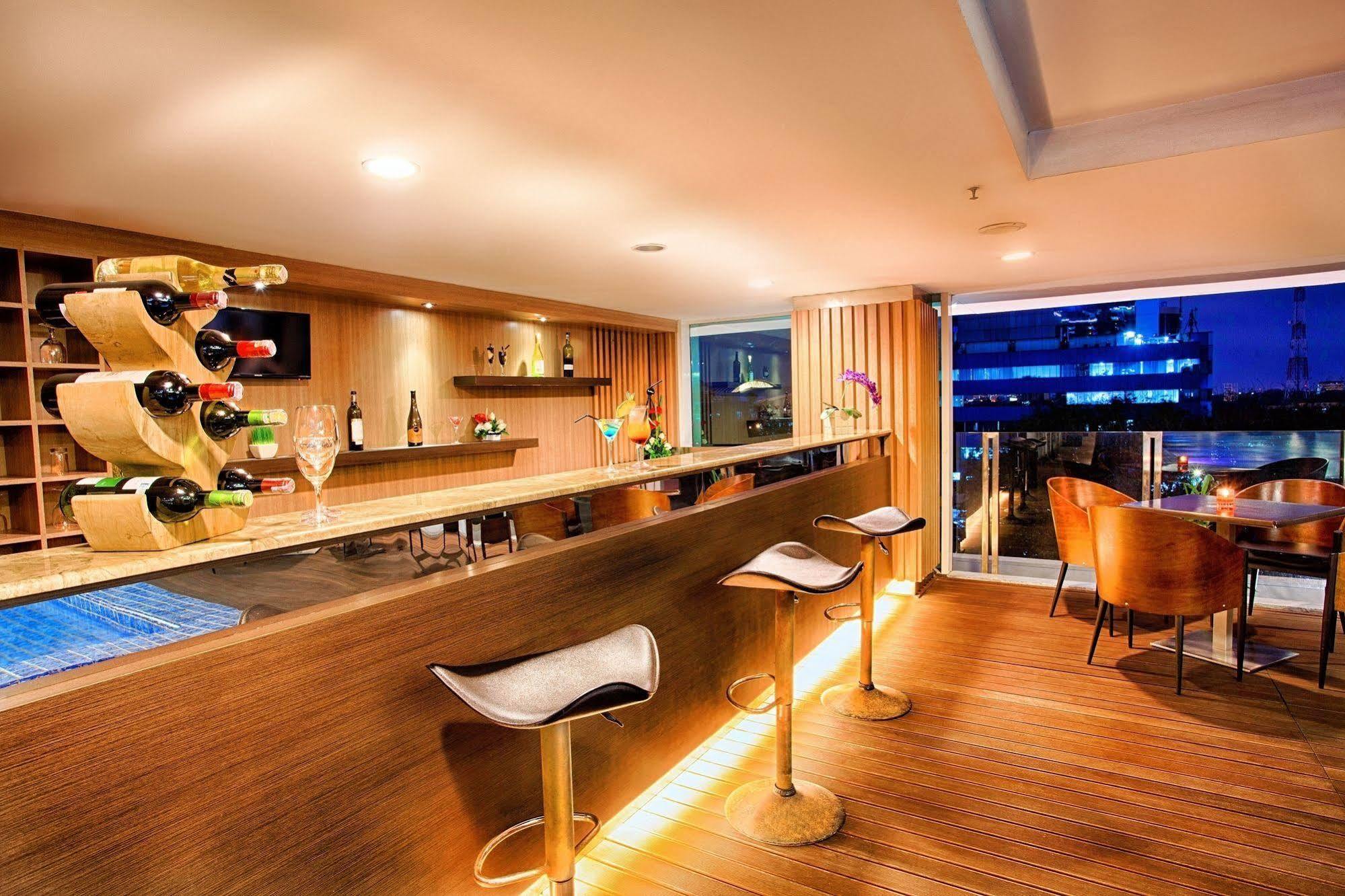 The Alana Surabaya Hotel Ngoại thất bức ảnh
